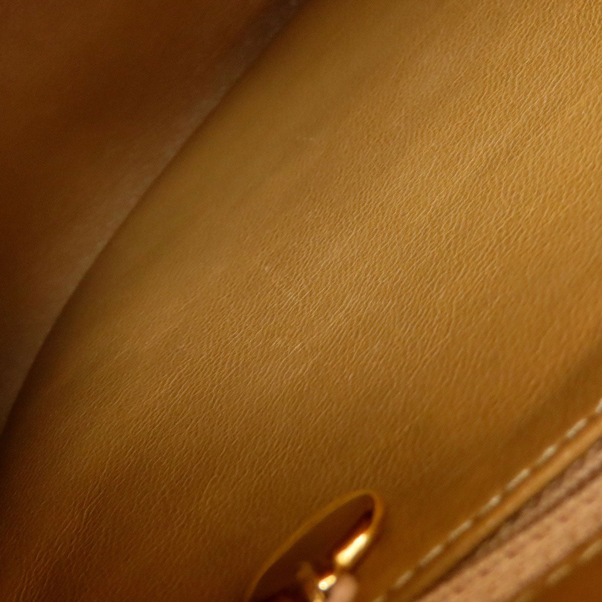 CHANEL Medallion GoldHardware Tote Bag Grained Calfskin Skin Ladies [Used]