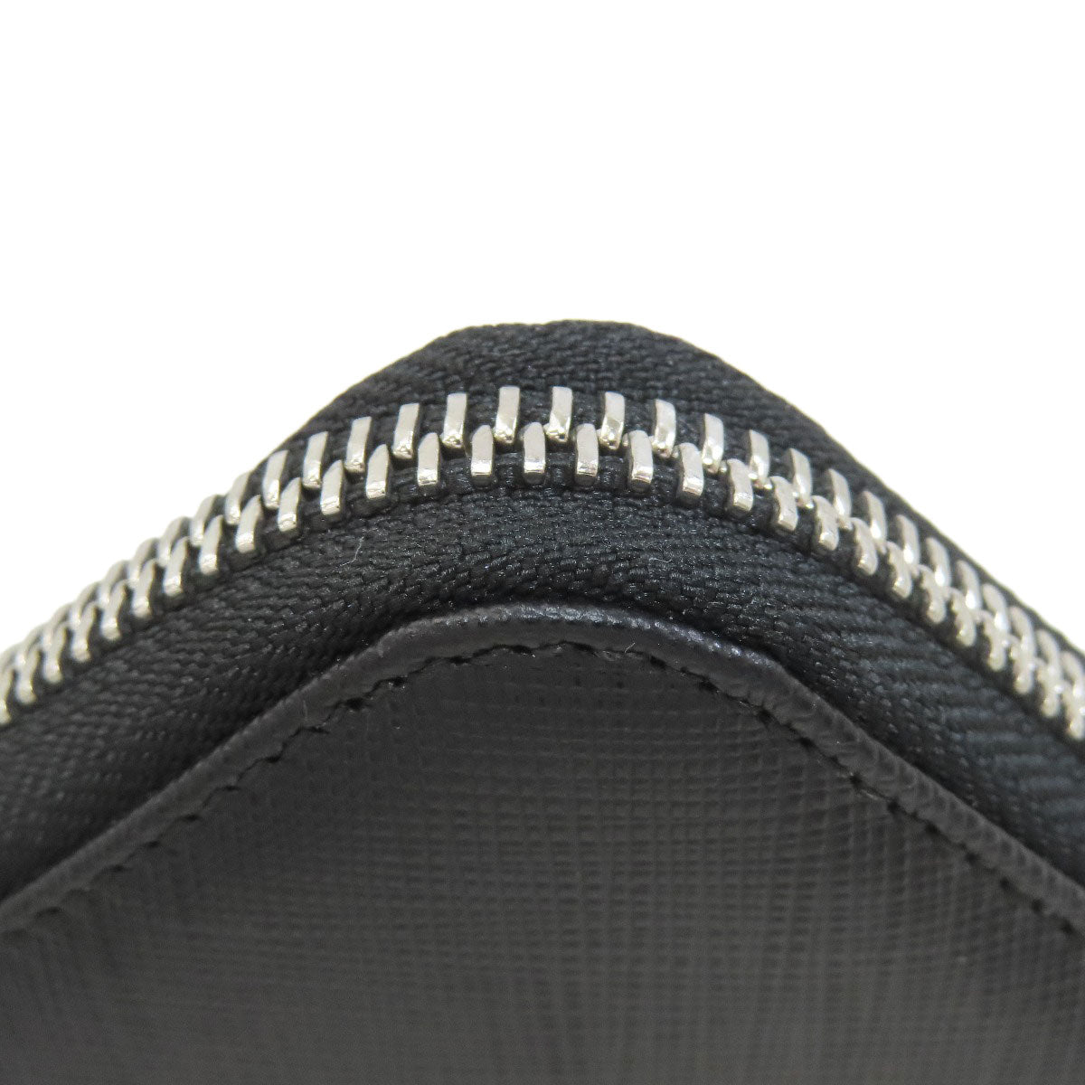 Salvatore Ferragamo GanciniHardware Long wallet (with coin pocket) Leather Ladies [Used]