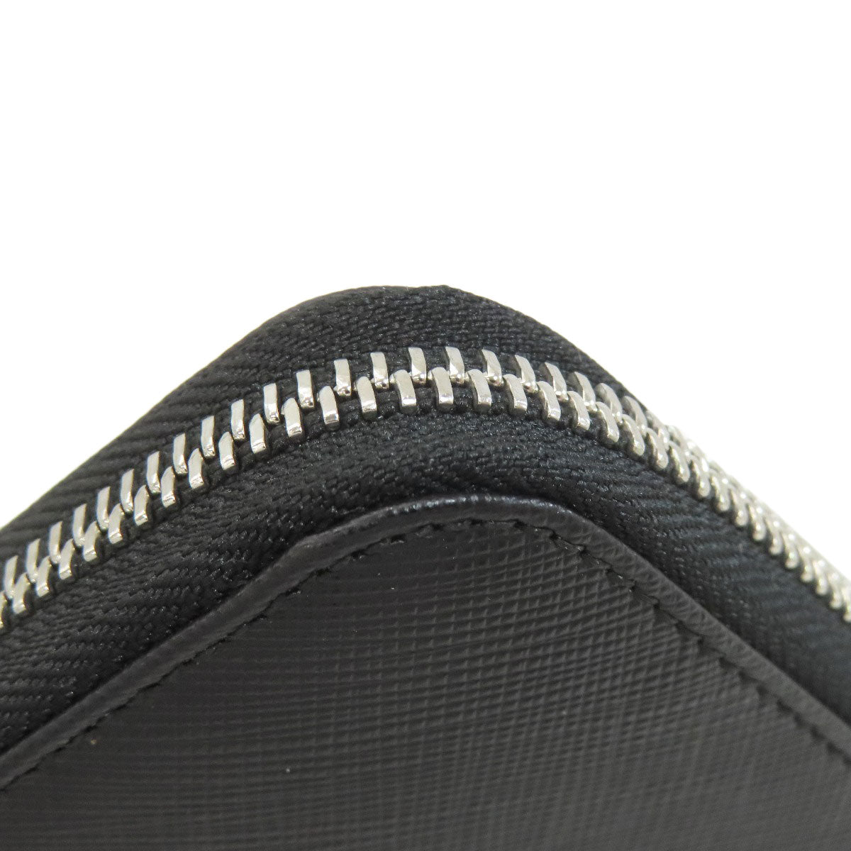 Salvatore Ferragamo GanciniHardware Long wallet (with coin pocket) Leather Ladies [Used]