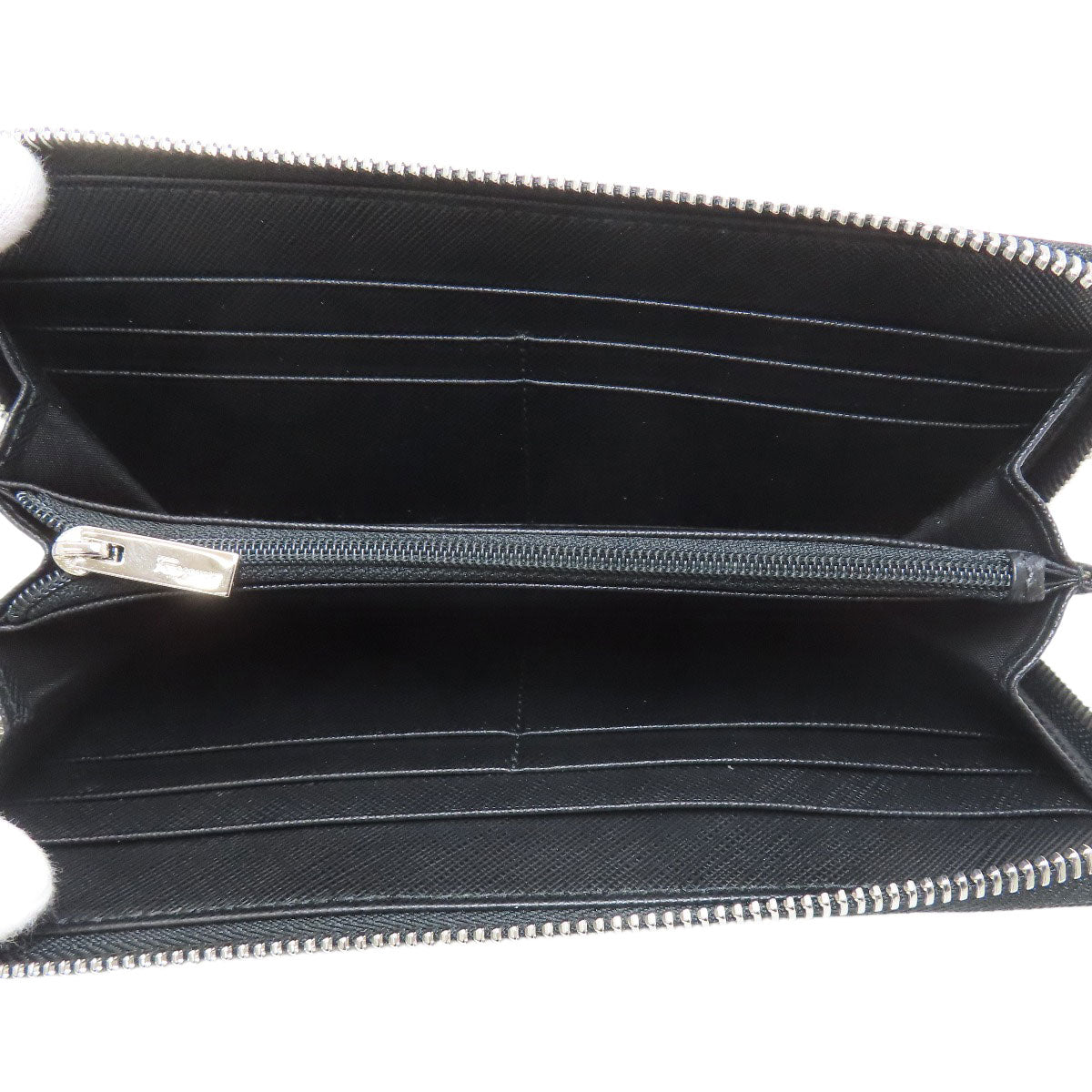 Salvatore Ferragamo GanciniHardware Long wallet (with coin pocket) Leather Ladies [Used]
