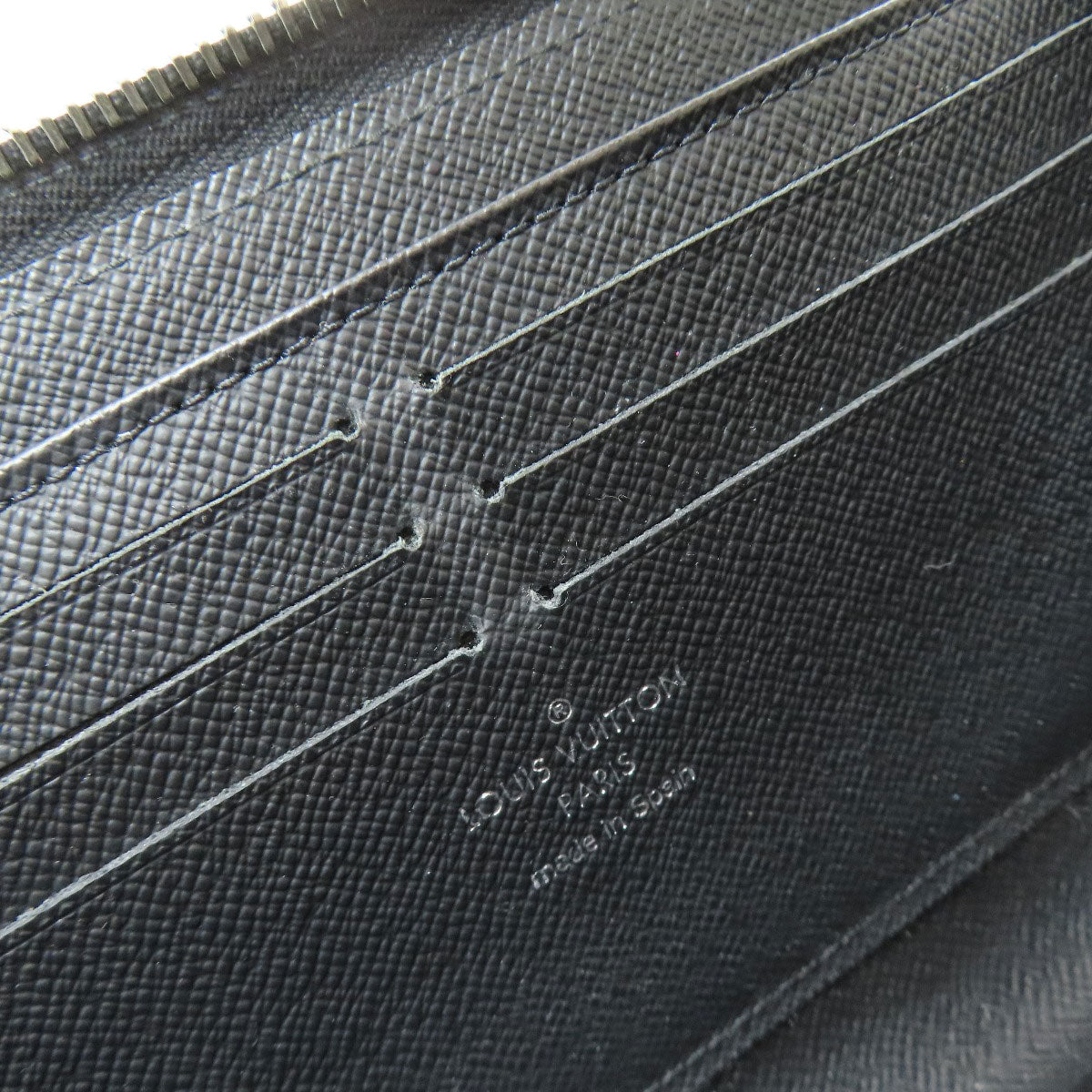 LOUIS VUITTON M69409 Zippy Dragonne Long wallet (with coin pocket) Taiga Ladies [Used]