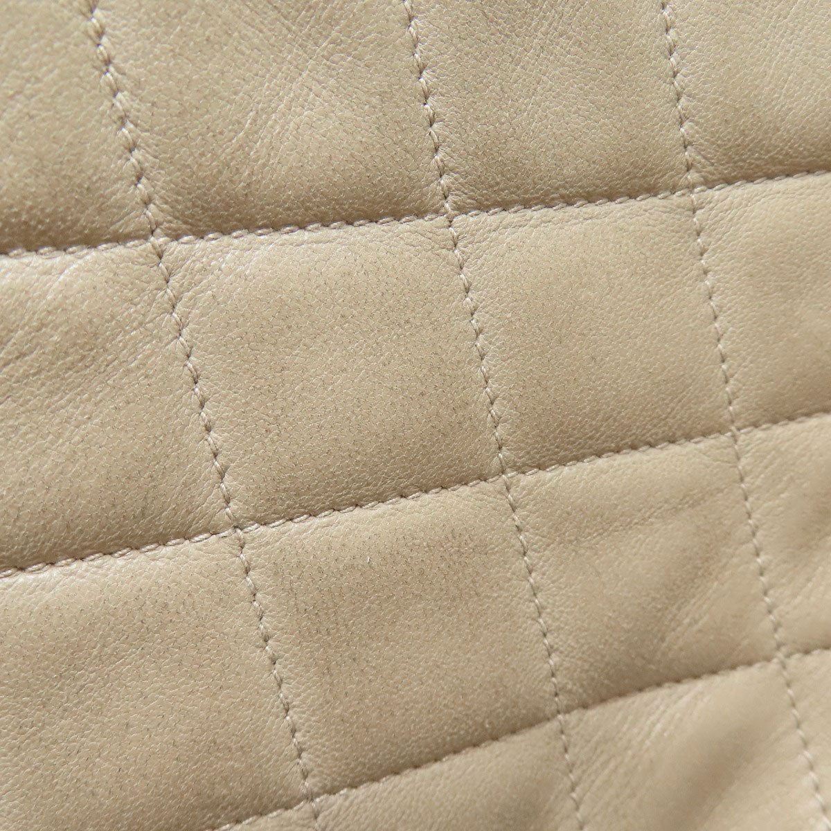 CHANEL Matelasse GoldHardware Shoulder Bag Lambskin Ladies [Used]