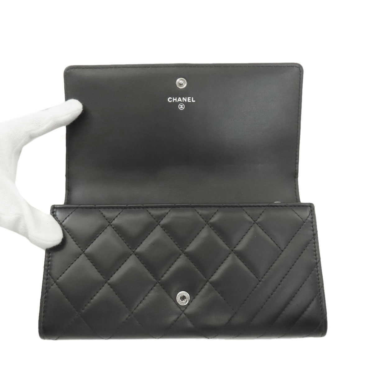 CHANEL Chevron Matelasse SilverHardware Long wallet (with coin pocket) Calf Ladies [Used]