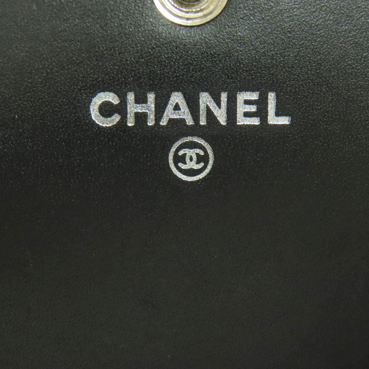 CHANEL Chevron Matelasse SilverHardware Long wallet (with coin pocket) Calf Ladies [Used]