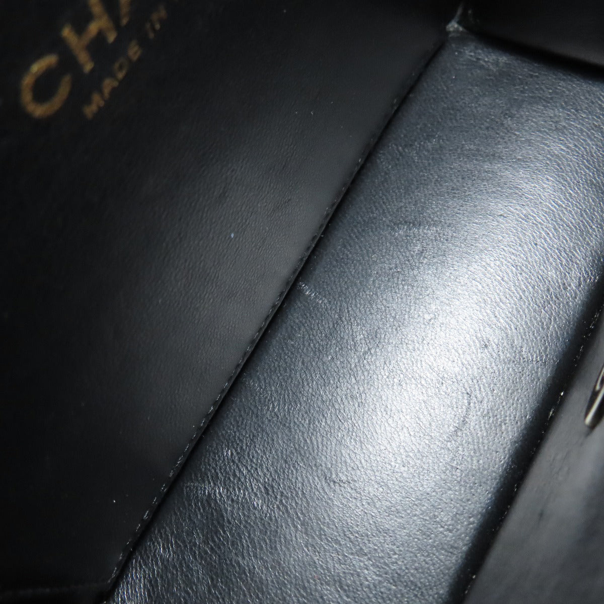 CHANEL ChainShoulder Matelasse GoldHardware Shoulder Bag Calf Ladies [Used]