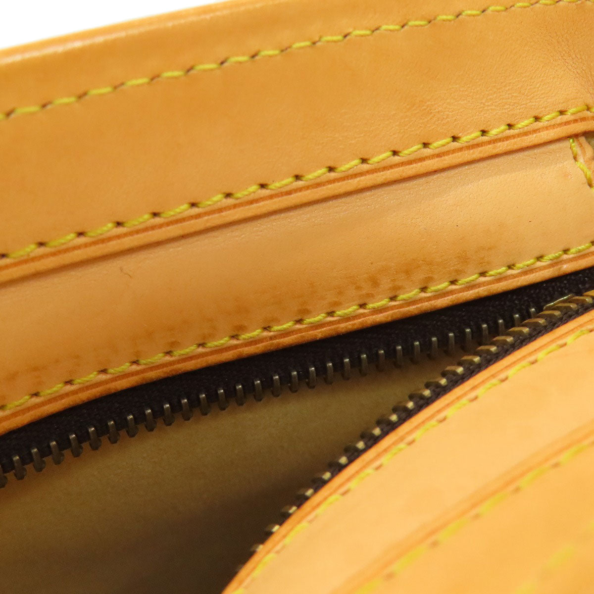 LOUIS VUITTON M40045 Hudson GM Shoulder Bag Monogram canvas Ladies [Used]