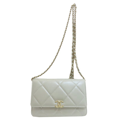 CHANEL ChainShoulder Matelasse GoldHardware Shoulder Bag Lambskin Ladies [Used]