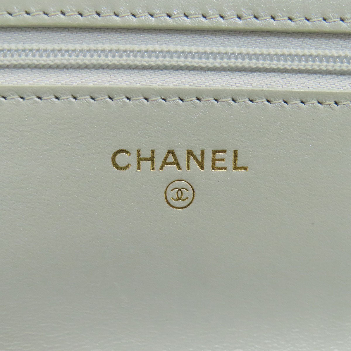 CHANEL ChainShoulder Matelasse GoldHardware Shoulder Bag Lambskin Ladies [Used]