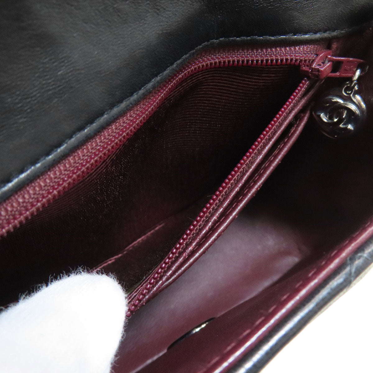 CHANEL ChainShoulder Matelasse SilverHardware Shoulder Bag Lambskin Ladies [Used]