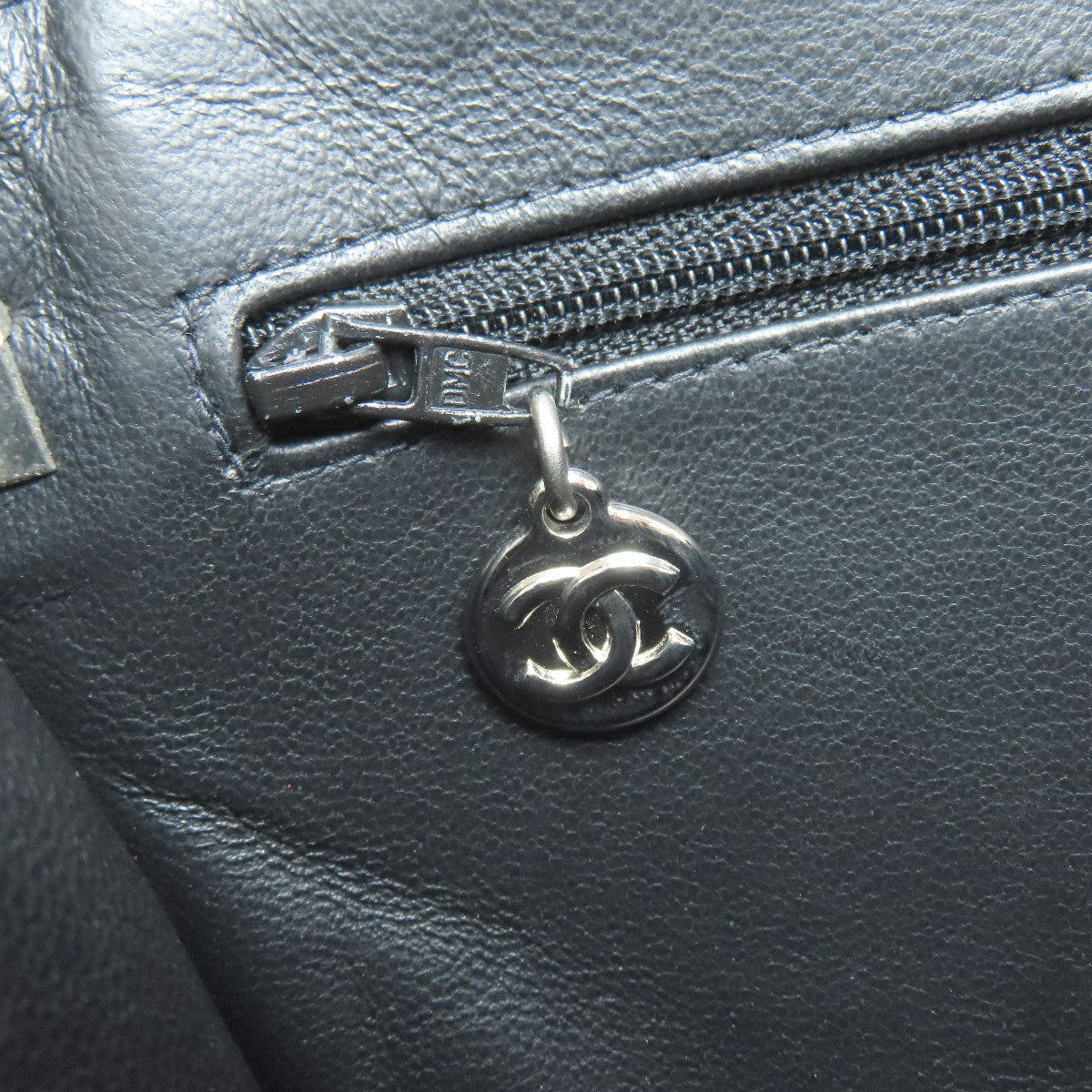 CHANEL Matelasse Double Face Silver Hardware Handbag Grained Calfskin Skin Ladies [Used]