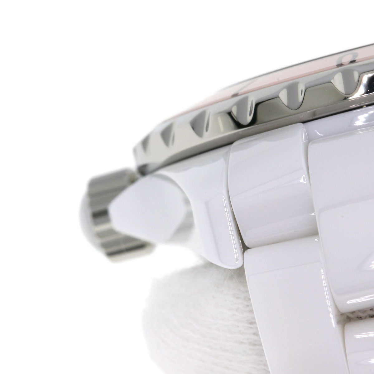 CHANEL J12 2015 Limited Edition of 1200 Pieces Worldwide Soft Pink Watches H4467 Ceramic/Ceramic Ladies