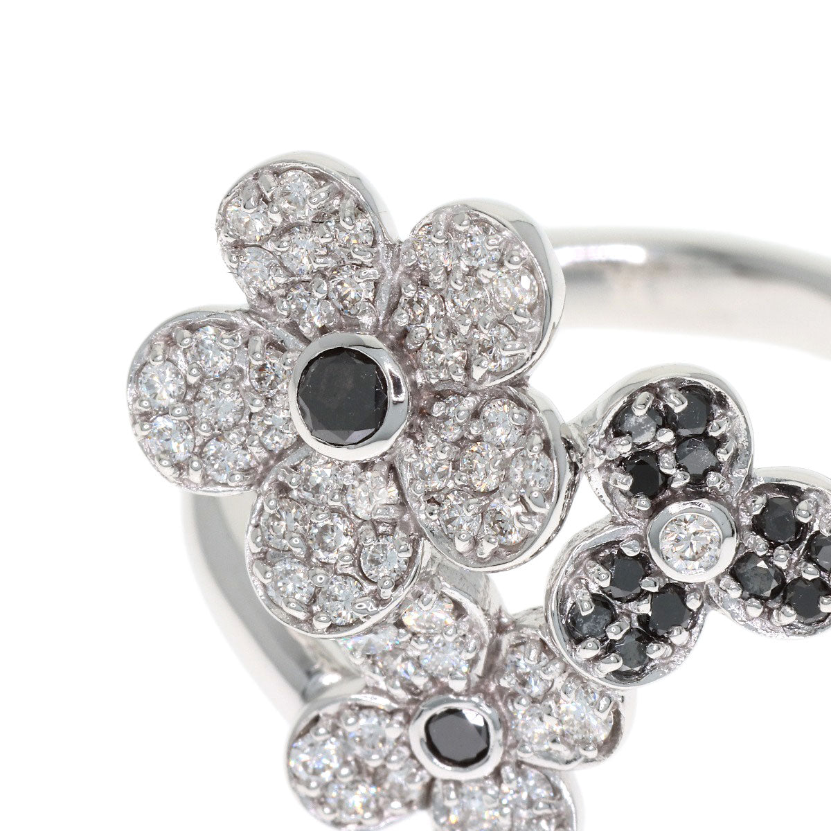 Ponte Vecchio Flower motif Diamond Ring K18 White Gold Ladies [Used]