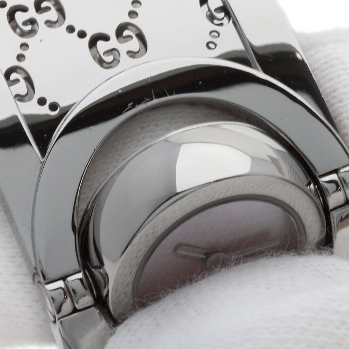 GUCCI Twirl bangle Watches YA112 Stainless Steel/Stainless Steel Ladies