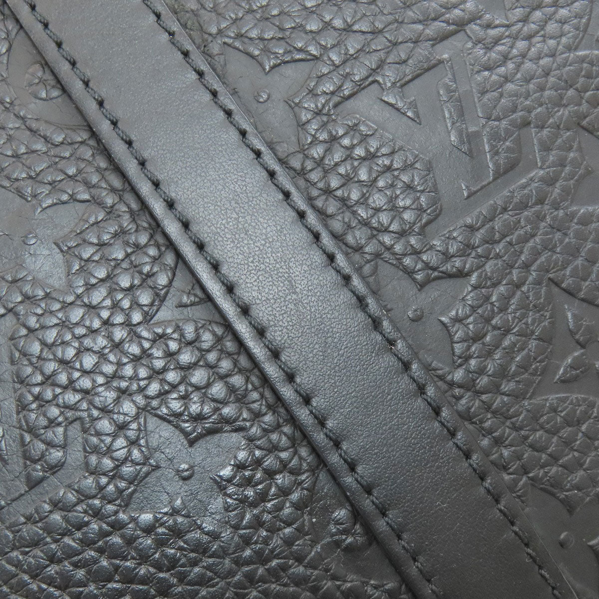 LOUIS VUITTON M21884 Sac Plat cloth Handbag Taurillon ClemenceLeather mens [Used]