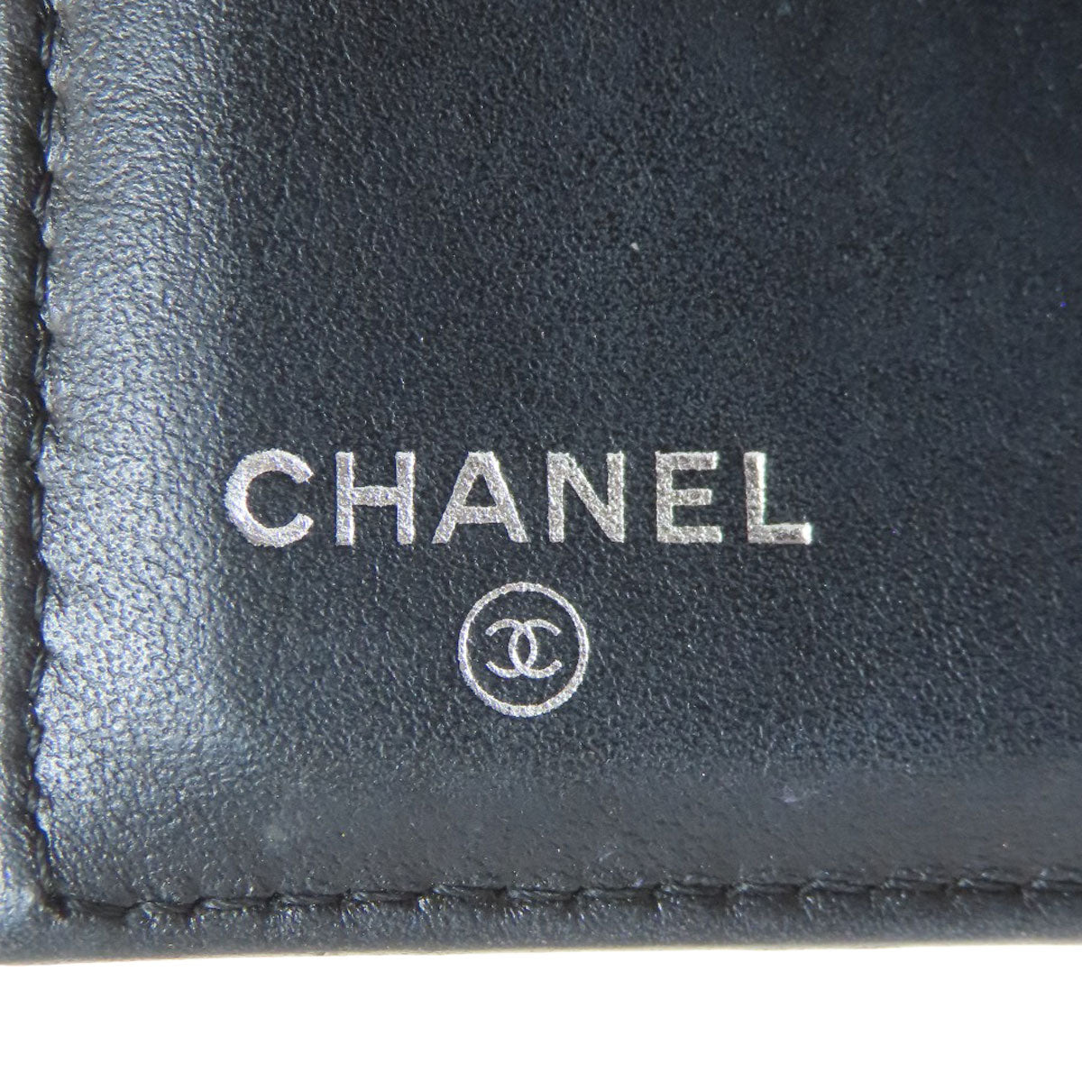 CHANEL Matelasse Tri-Fold Wallet Bifold Wallet with Coin Pocket Grained Calfskin Skin Ladies [Used]