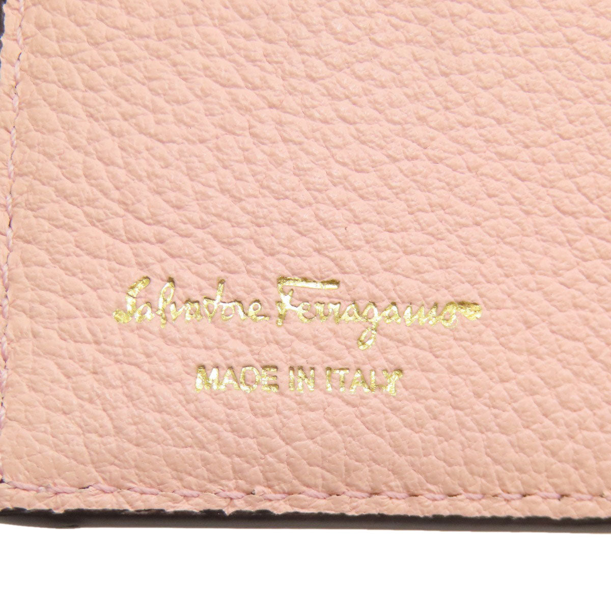 Salvatore Ferragamo GanciniHardware Bifold Wallet with Coin Pocket Leather Ladies [Used]