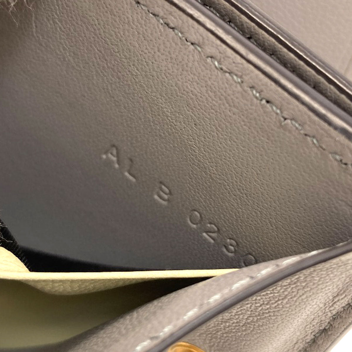 GIVENCHY logo Bifold Wallet with Coin Pocket Leather Ladies [Used]