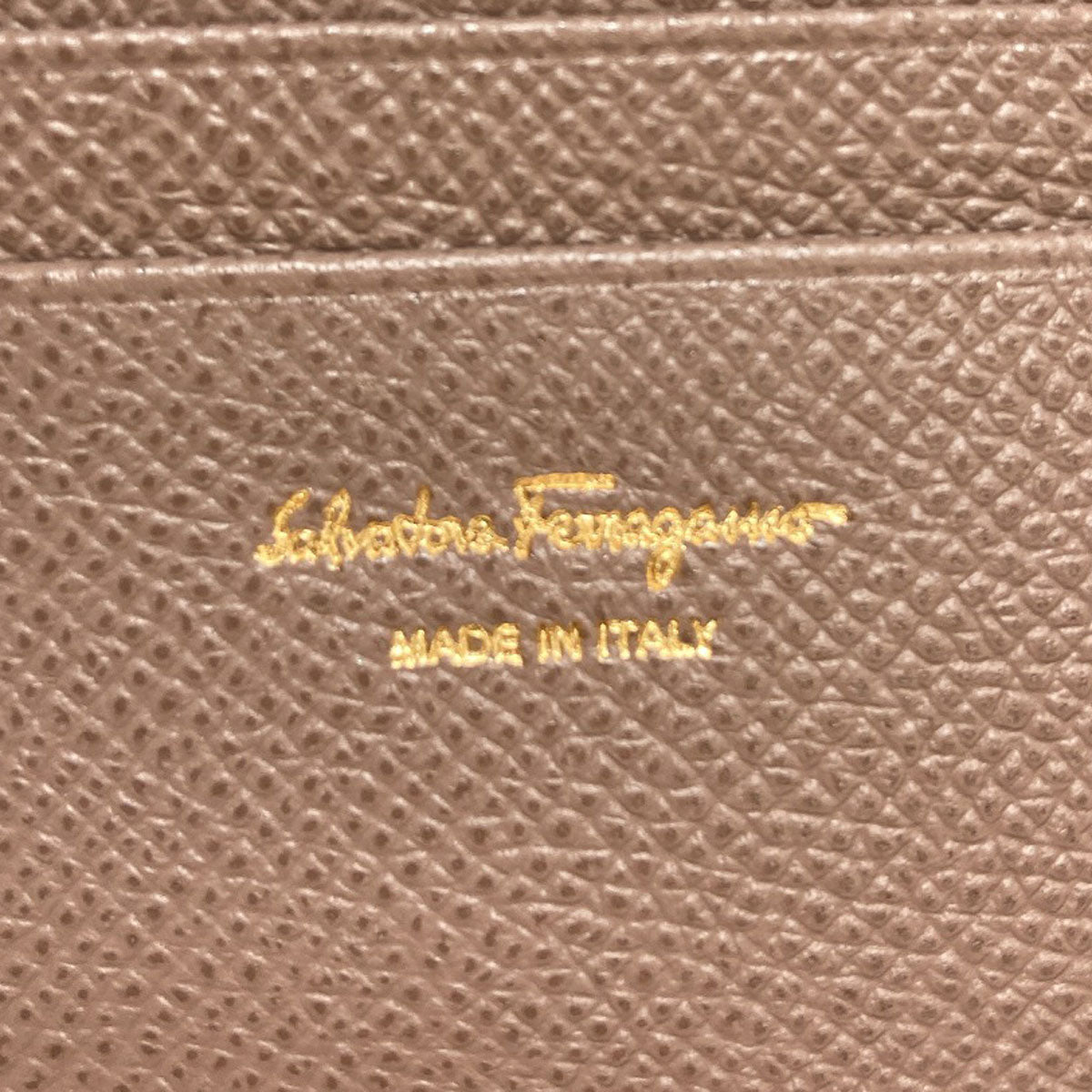 Salvatore Ferragamo Vara ribbon Bifold Wallet with Coin Pocket Leather Ladies [Used]