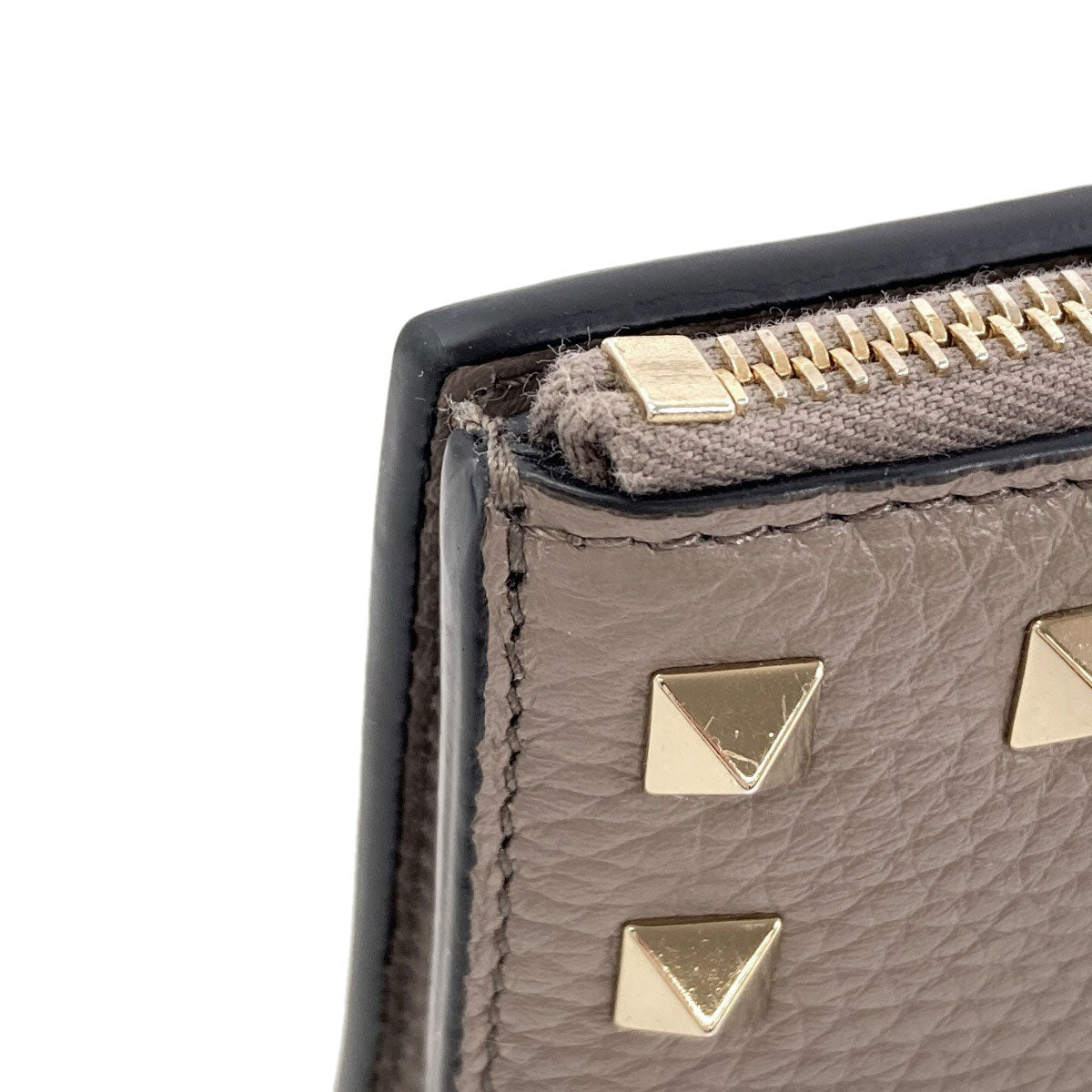 VALENTINO Studs Bifold Wallet with Coin Pocket Leather Ladies [Used]