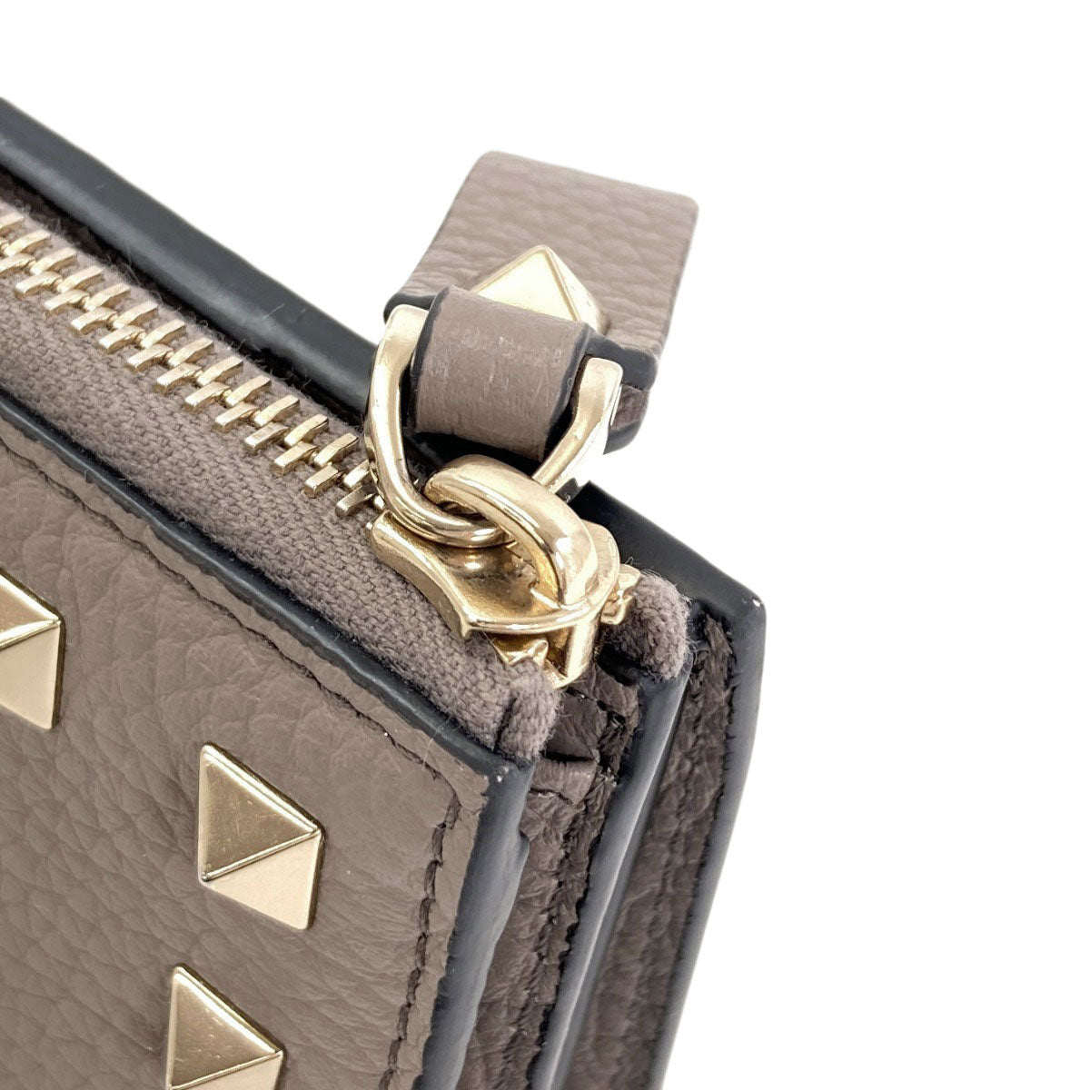 VALENTINO Studs Bifold Wallet with Coin Pocket Leather Ladies [Used]