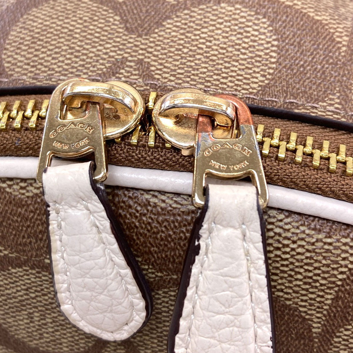 COACH 5671 Signature Backpack Â· Daypack PVC Ladies [Used]