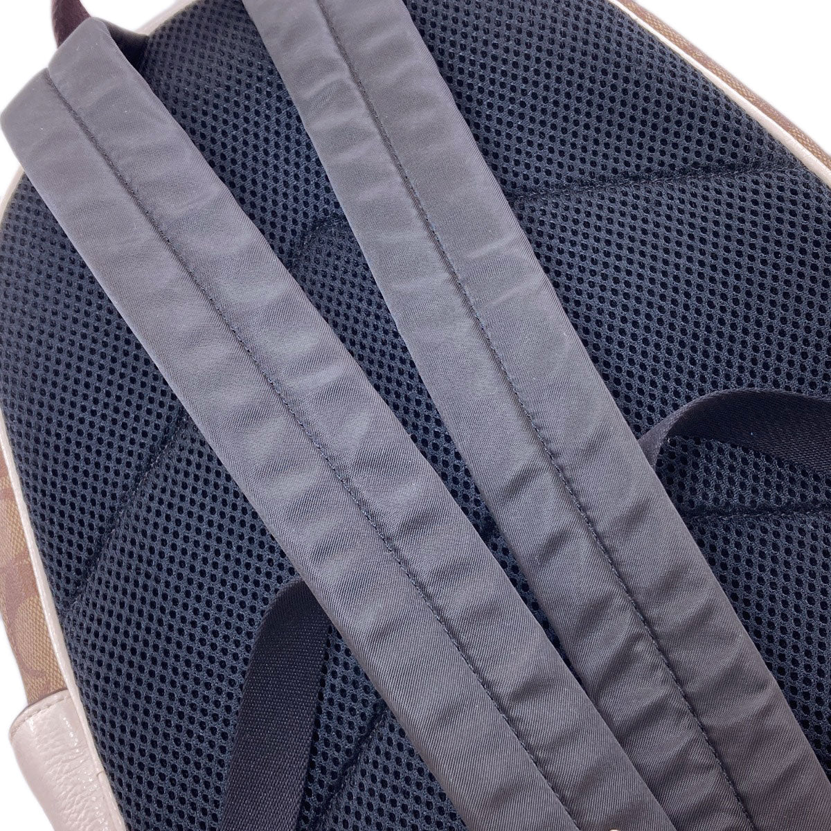 COACH 5671 Signature Backpack Â· Daypack PVC Ladies [Used]