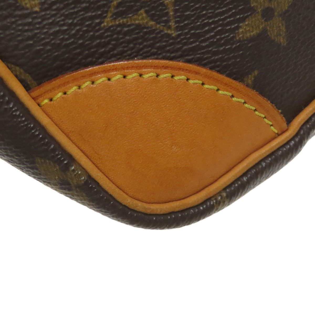 LOUIS VUITTON M45236 Amazon Shoulder Bag Monogram canvas Ladies [Used]