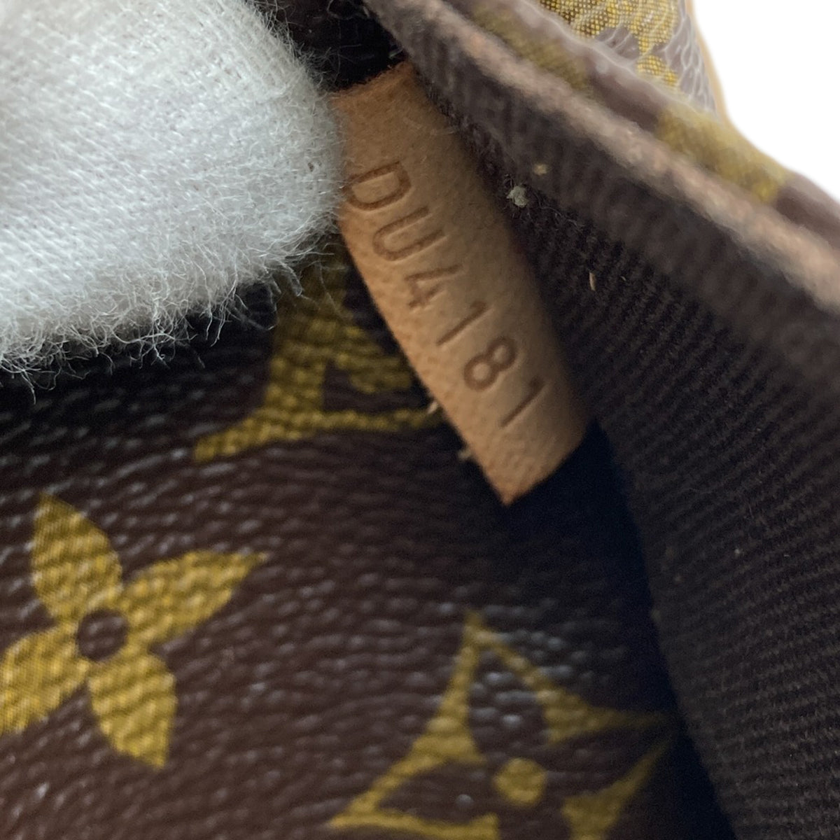 LOUIS VUITTON M40474 Menil Montan PM Shoulder Bag Monogram canvas Ladies [Used]