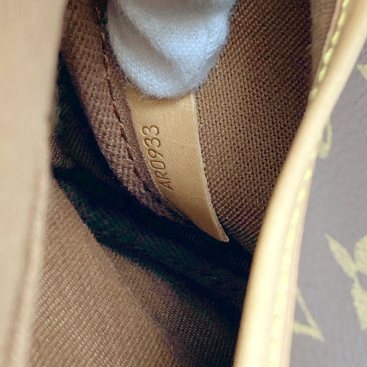 LOUIS VUITTON M42254 Samuel 35 Shoulder Bag Monogram canvas Ladies [Used]