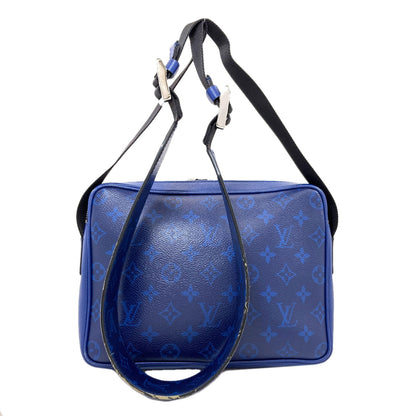 LOUIS VUITTON M30242 Outdoor Messenger PM Shoulder Bag Taigalama mens [Used]