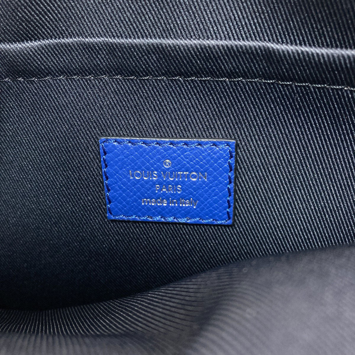 LOUIS VUITTON M30242 Outdoor Messenger PM Shoulder Bag Taigalama mens [Used]