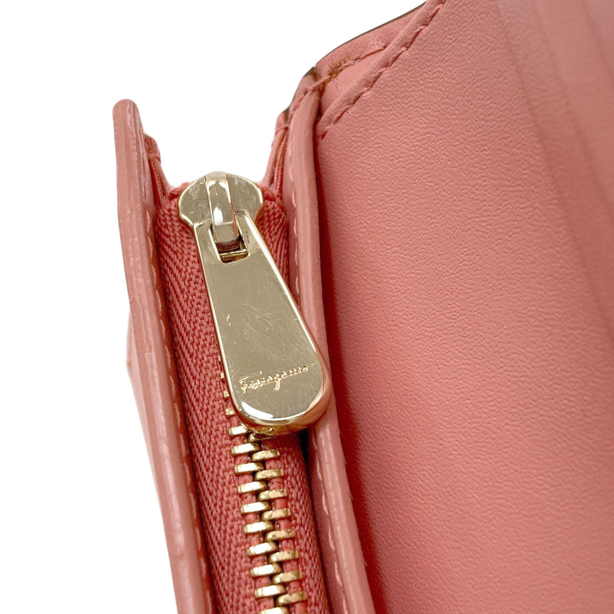 Salvatore Ferragamo Vara ribbon Bifold Wallet with Coin Pocket Leather Ladies [Used]