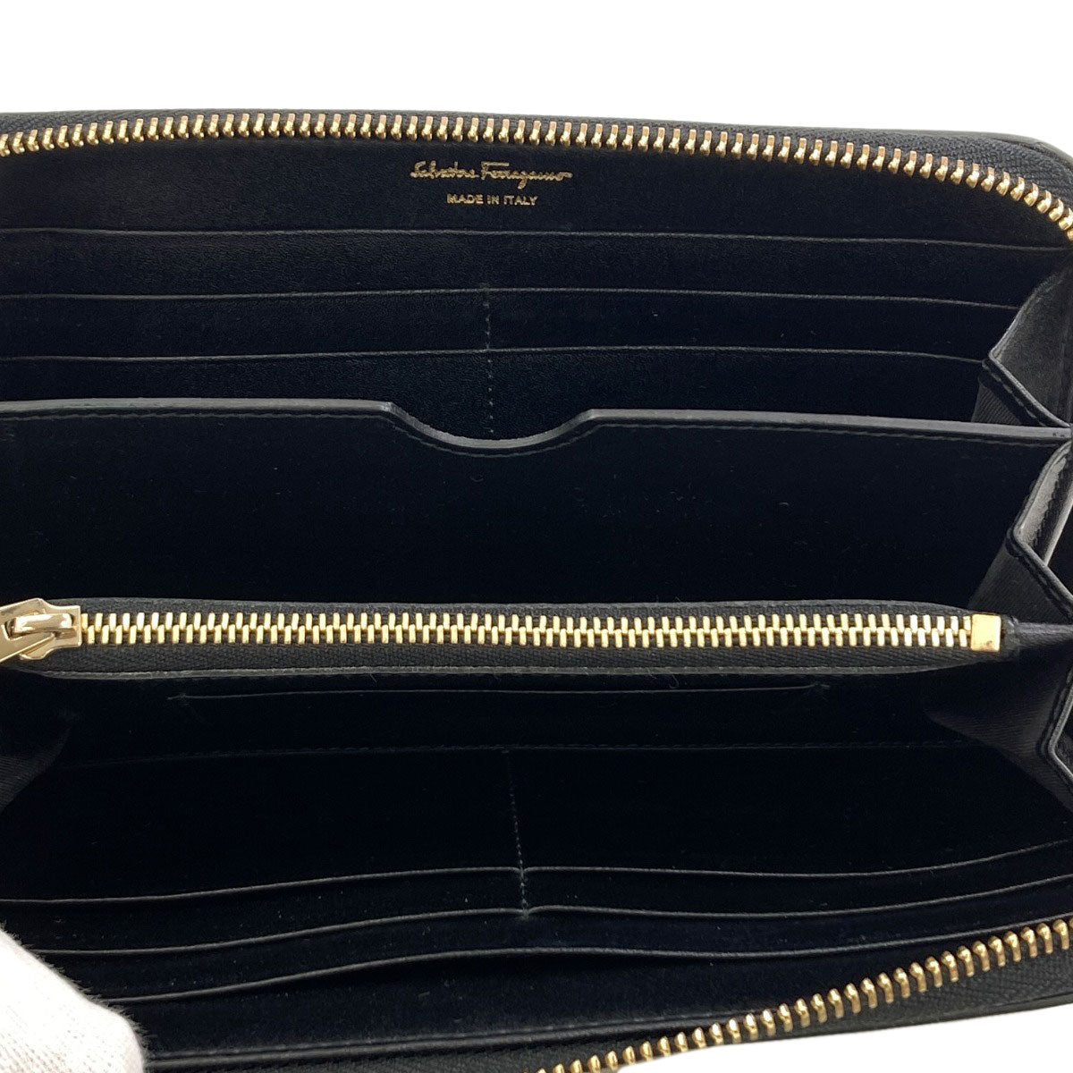 Salvatore Ferragamo GanciniHardware Long wallet (with coin pocket) Leather Ladies [Used]