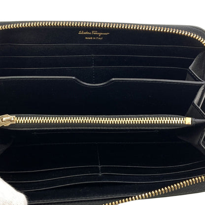 Salvatore Ferragamo GanciniHardware Long wallet (with coin pocket) Leather Ladies [Used]