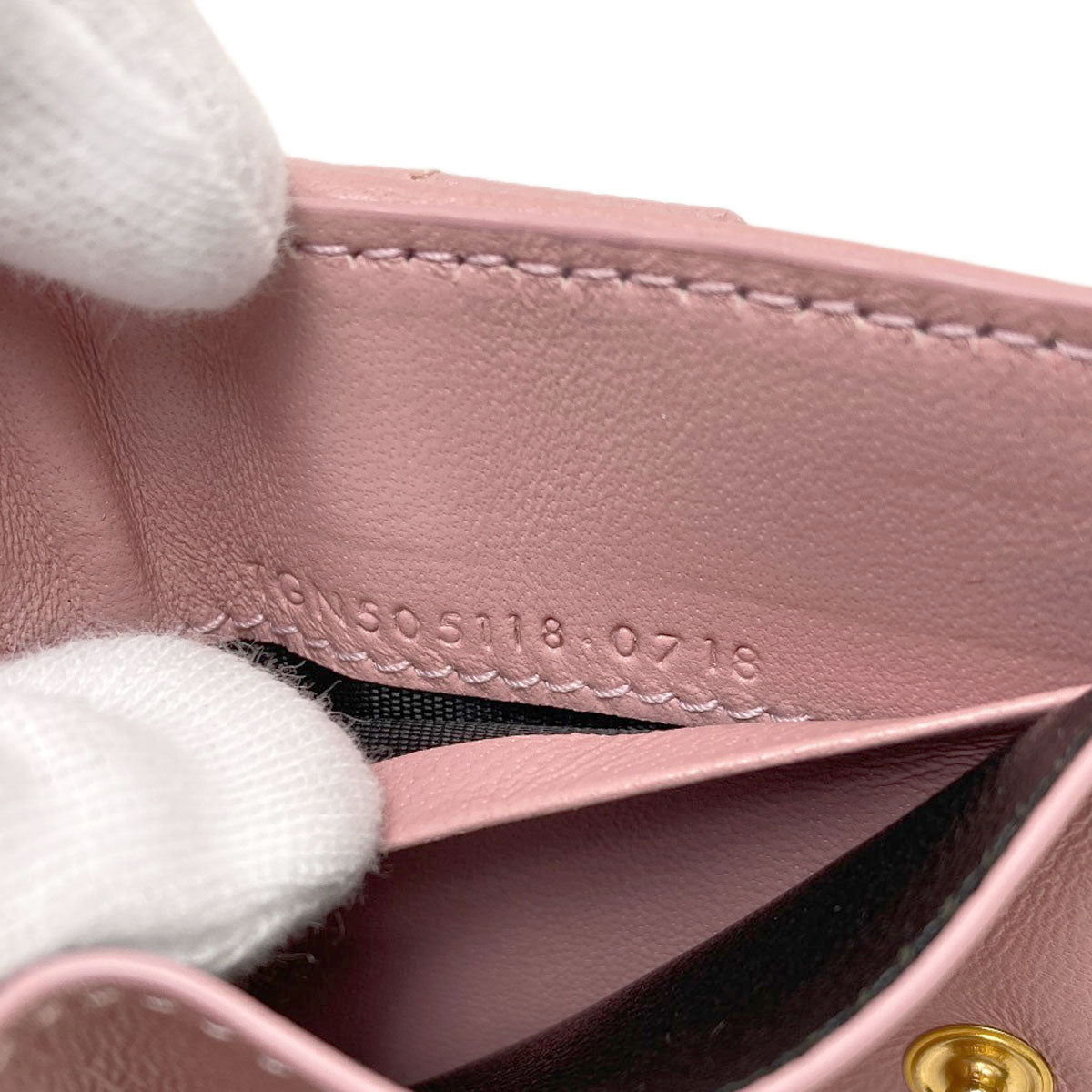 YVES SAINT LAURENT V-stitch compact wallet Bifold Wallet with Coin Pocket Calf Ladies [Used]