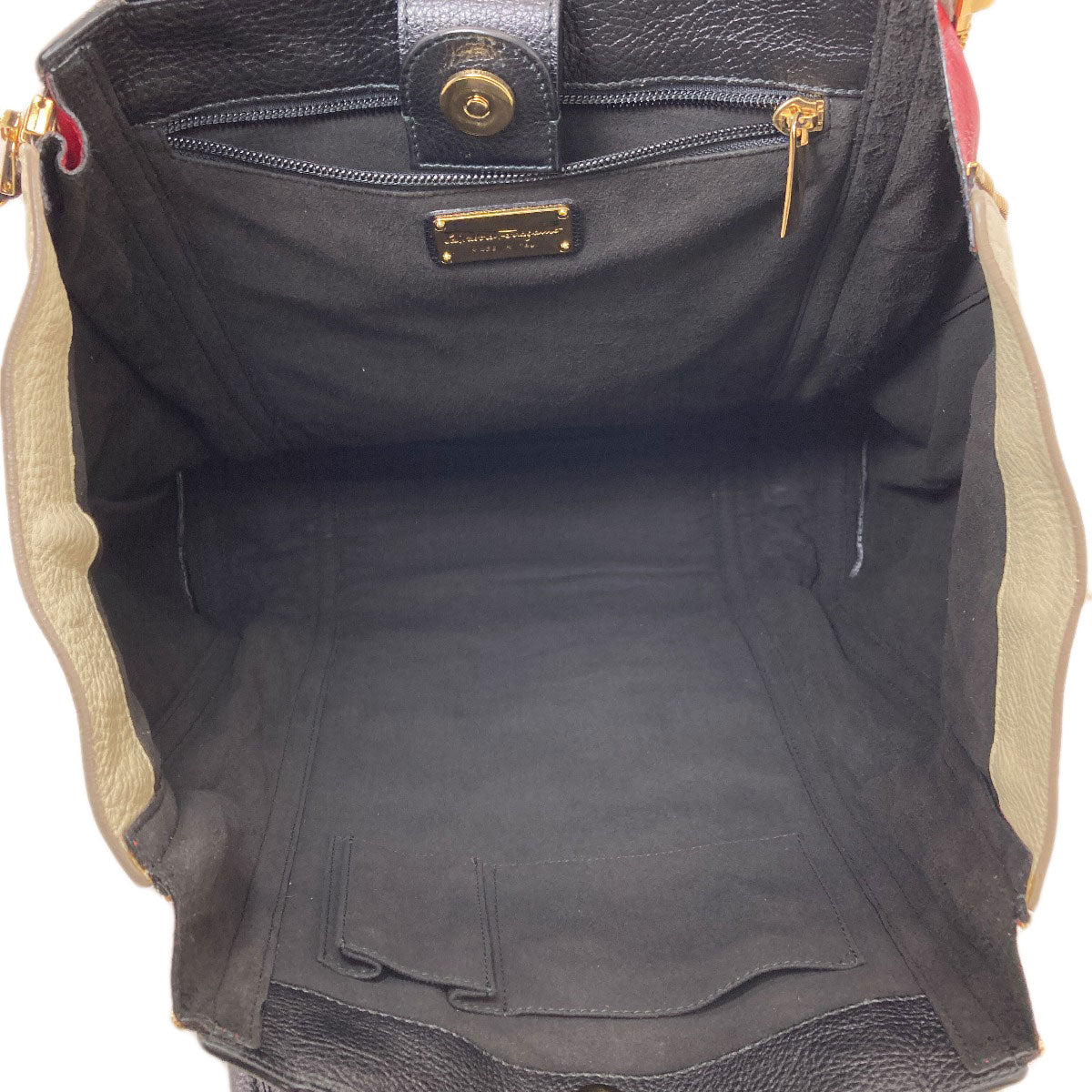 Salvatore Ferragamo GanciniHardware Handbag Leather Ladies [Used]