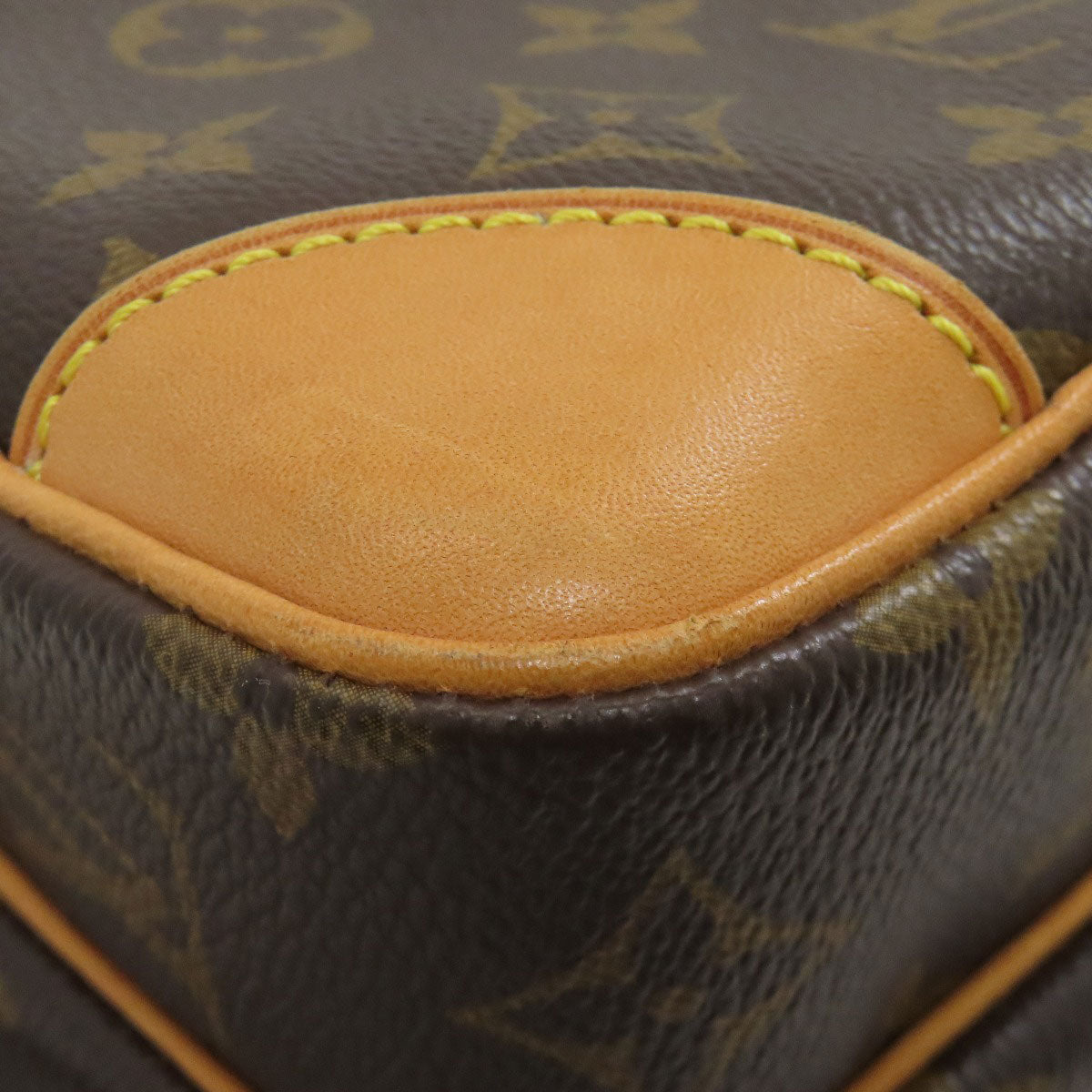 LOUIS VUITTON M45236 Amazon Shoulder Bag Monogram canvas Ladies [Used]