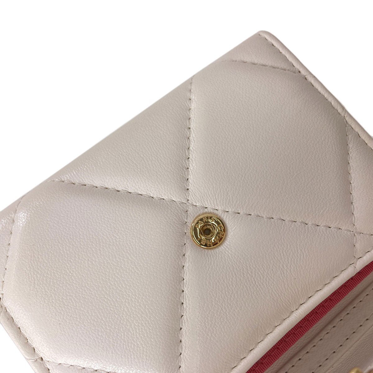 CHANEL Chain Wallet COCO Mark GoldHardware SilverHardware coin purse Lambskin Ladies [Used]