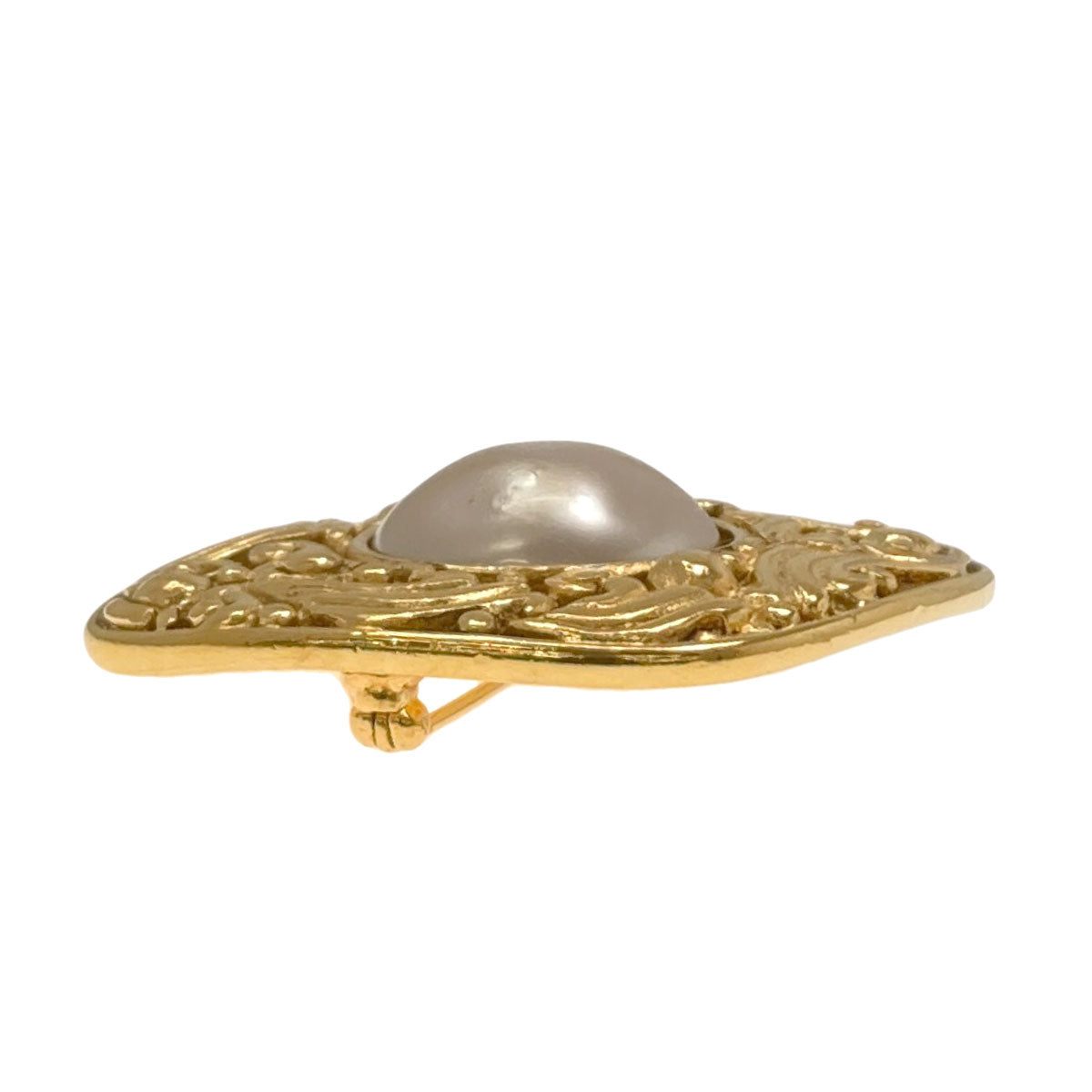 CHANEL Fake pearl Brooch Metal Ladies [Used]