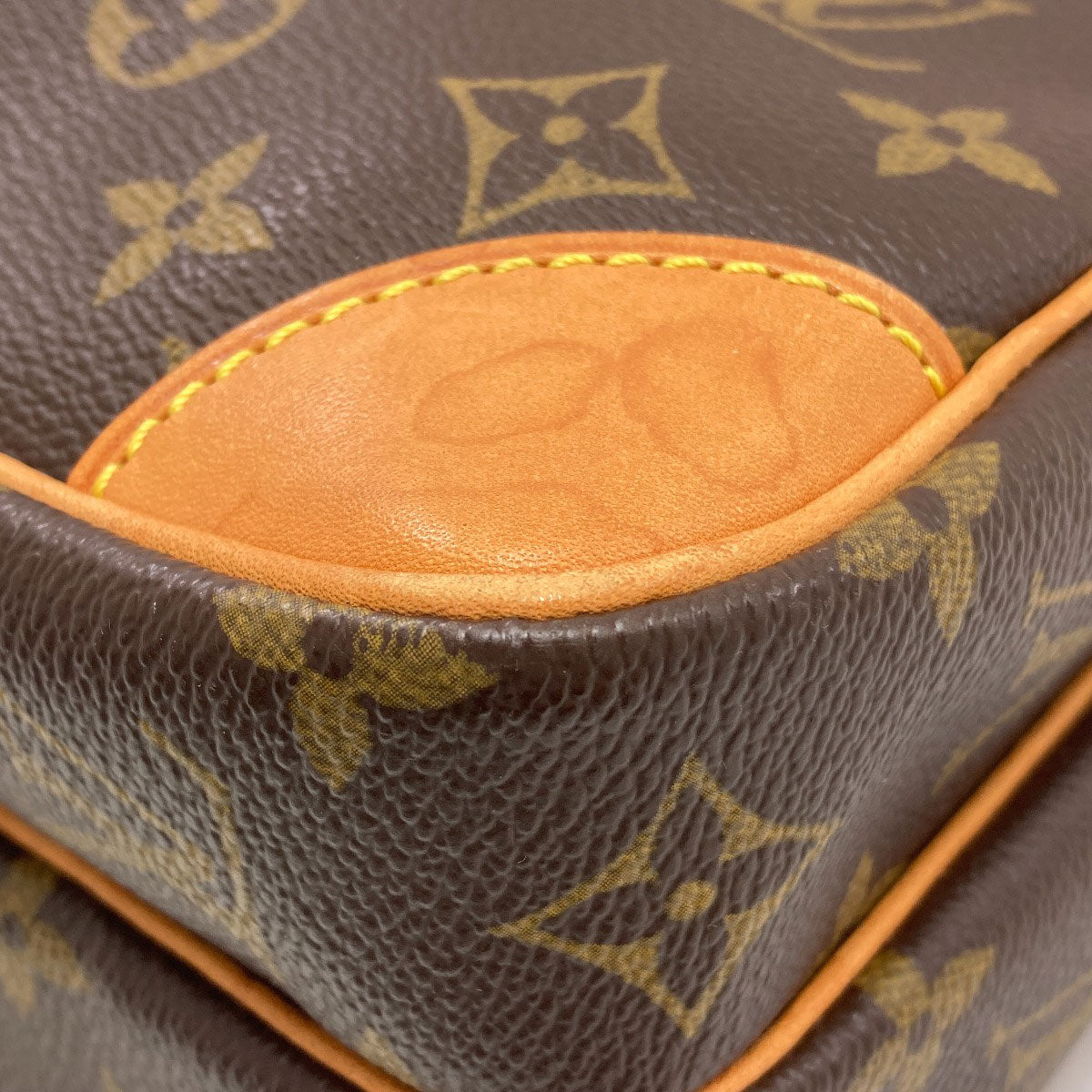 LOUIS VUITTON M45236 Amazon Shoulder Bag Monogram canvas Ladies [Used]