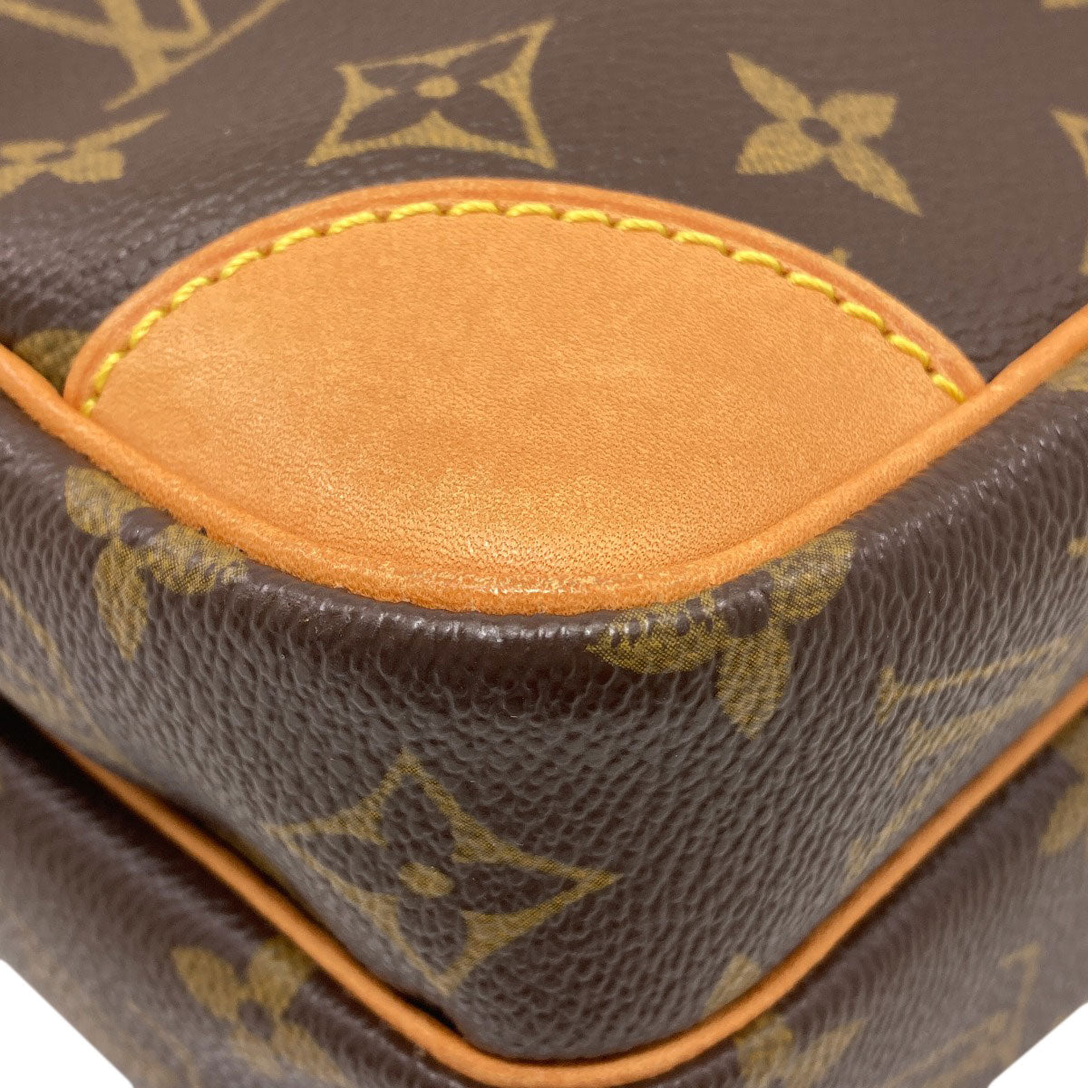 LOUIS VUITTON M45236 Amazon Shoulder Bag Monogram canvas Ladies [Used]