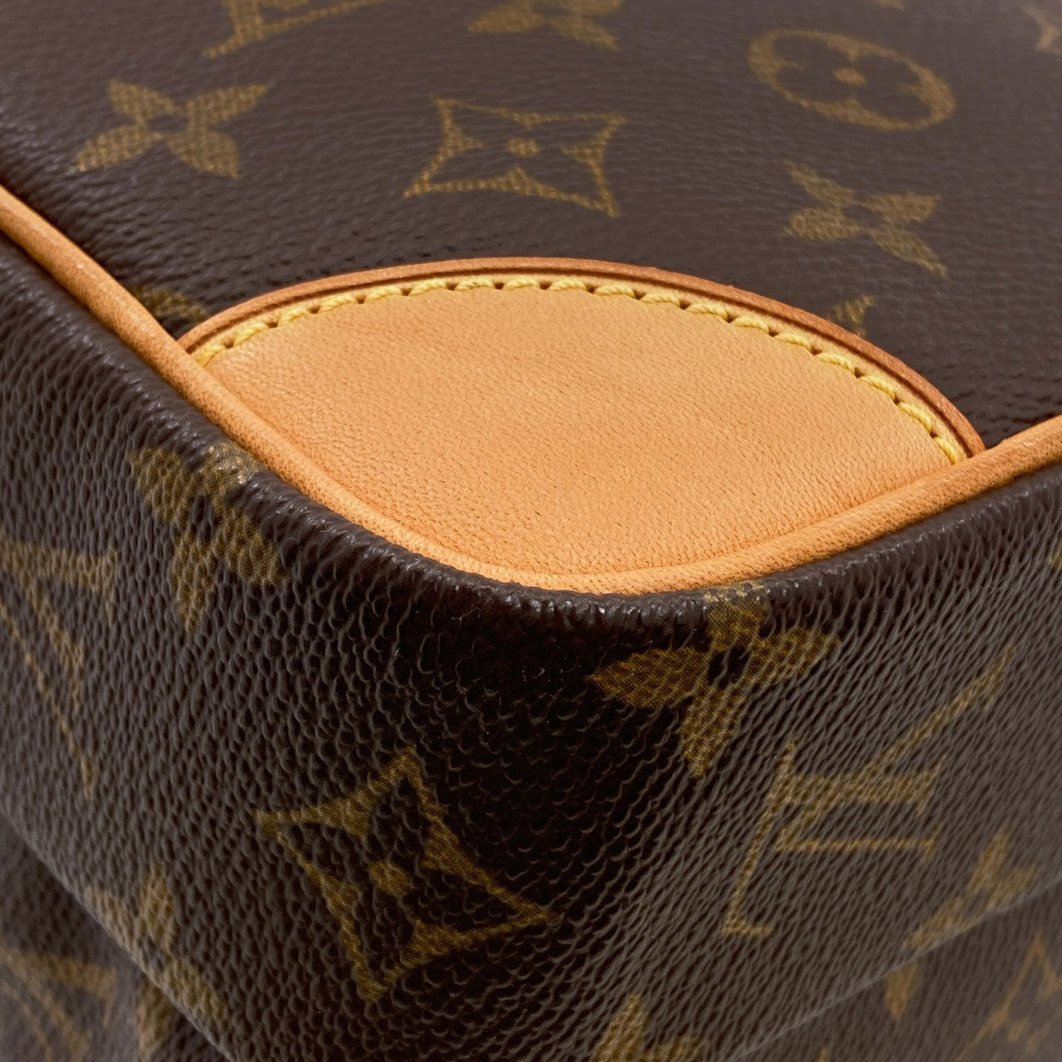 LOUIS VUITTON M45236 Amazon Shoulder Bag Monogram canvas Ladies [Used]