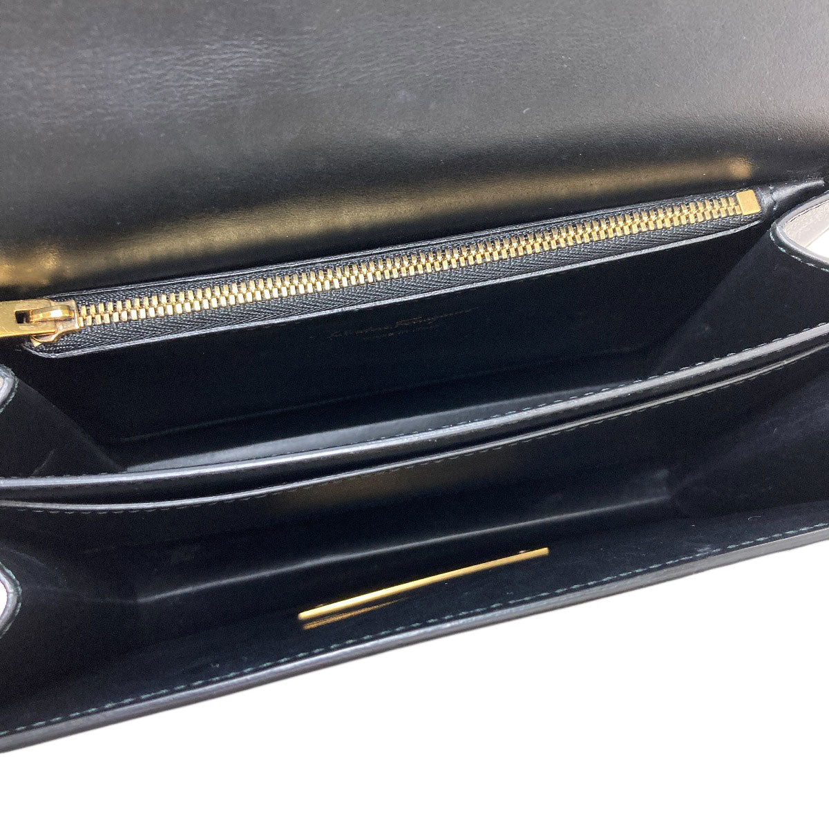 Salvatore Ferragamo Gancini Hardware Long Shoulder Shoulder Bag Leather Ladies [Used]