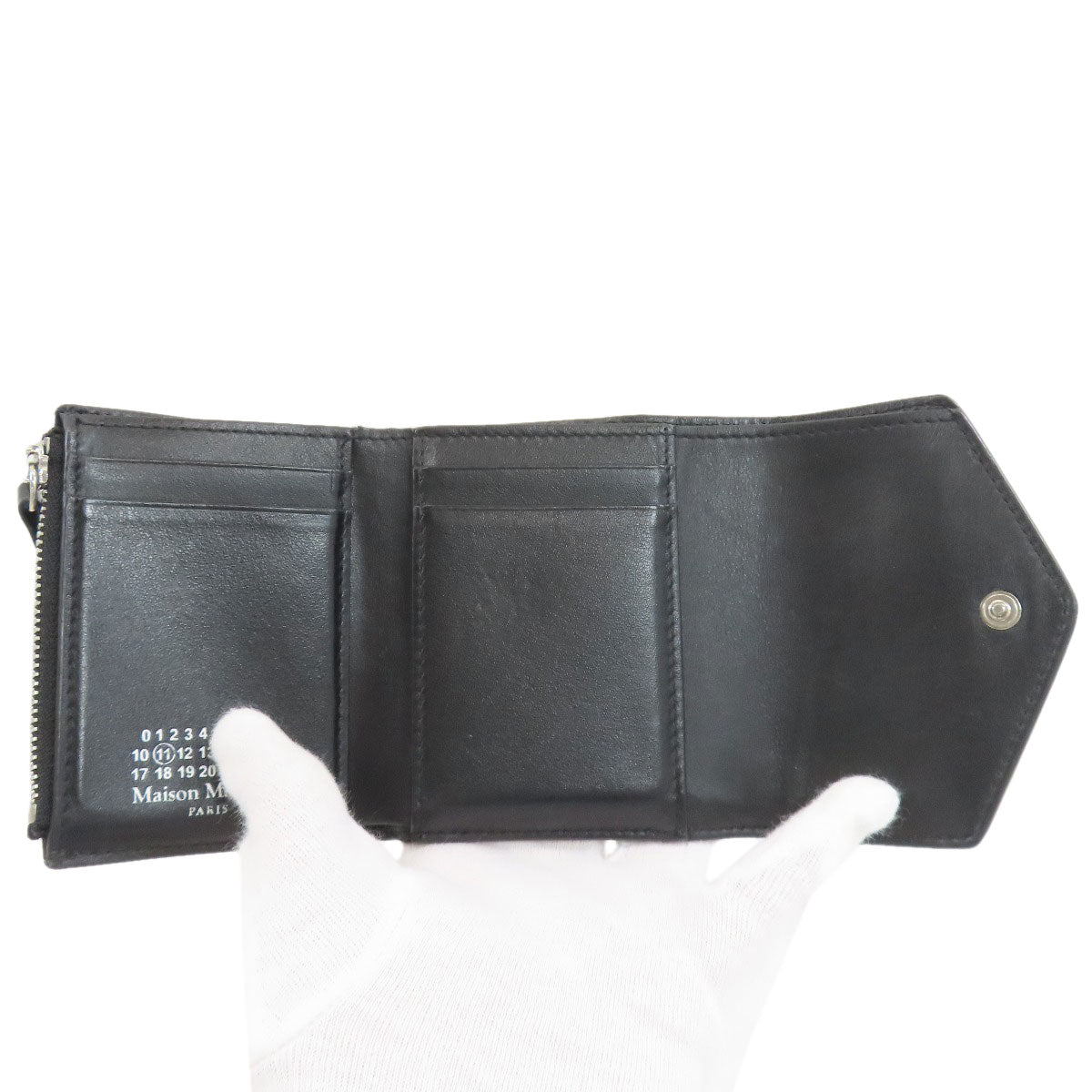 MaisonMargiela 4 stitches Bifold Wallet with Coin Pocket Enamel Ladies [Used]