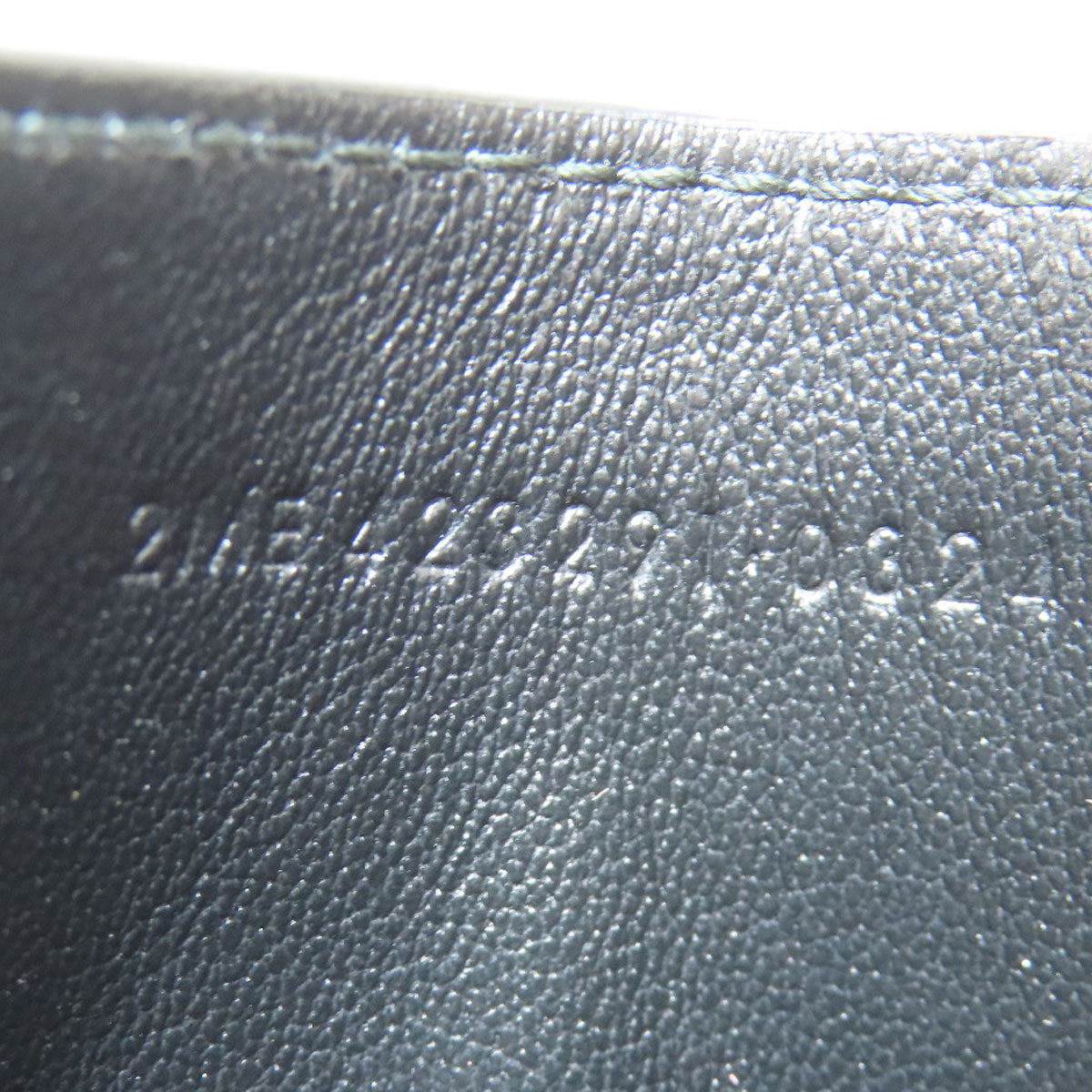 YVES SAINT LAURENT V stitch Cassandra Card Case Calf Ladies [Used]