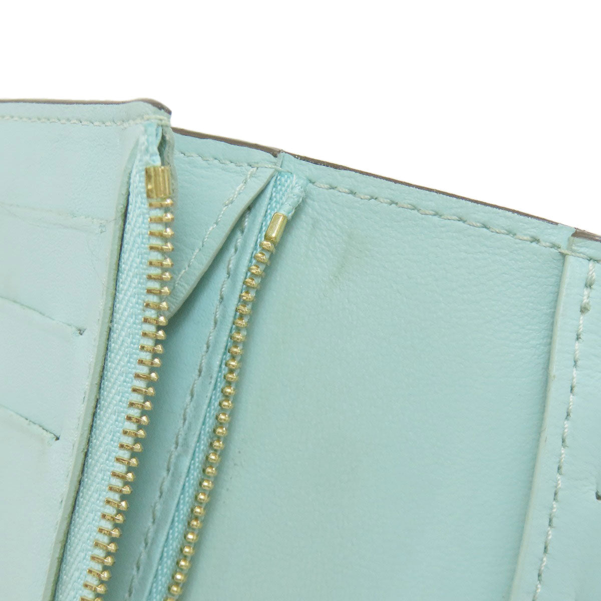 LOUIS VUITTON M82198 Vertical Wallet Compact Bifold Wallet with Coin Pocket Taurillon Clemence Ladies [Used]