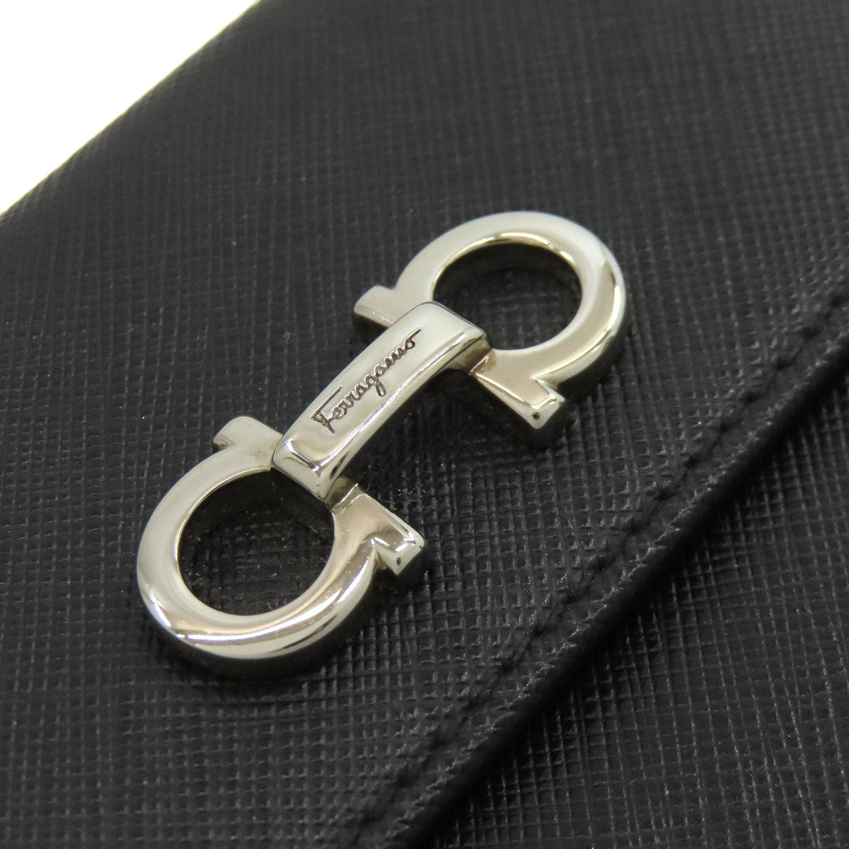 Salvatore Ferragamo GanciniHardware Bifold Wallet with Coin Pocket Leather Ladies [Used]