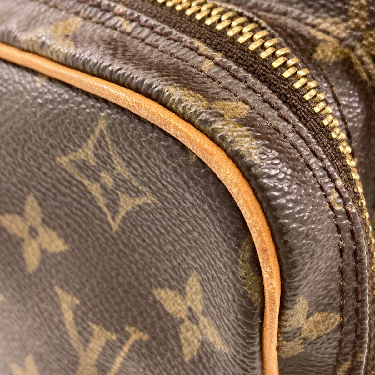 LOUIS VUITTON M45236 Amazon Shoulder Bag Monogram canvas Ladies [Used]
