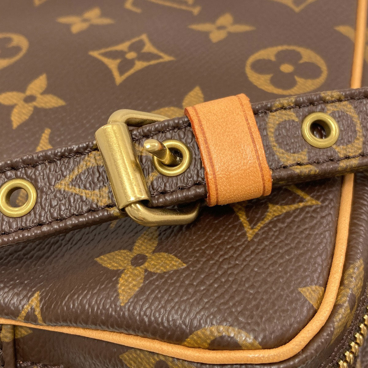 LOUIS VUITTON M45236 Amazon Shoulder Bag Monogram canvas Ladies [Used]