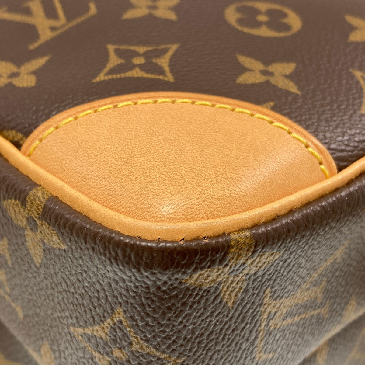 LOUIS VUITTON M45236 Amazon Shoulder Bag Monogram canvas Ladies [Used]